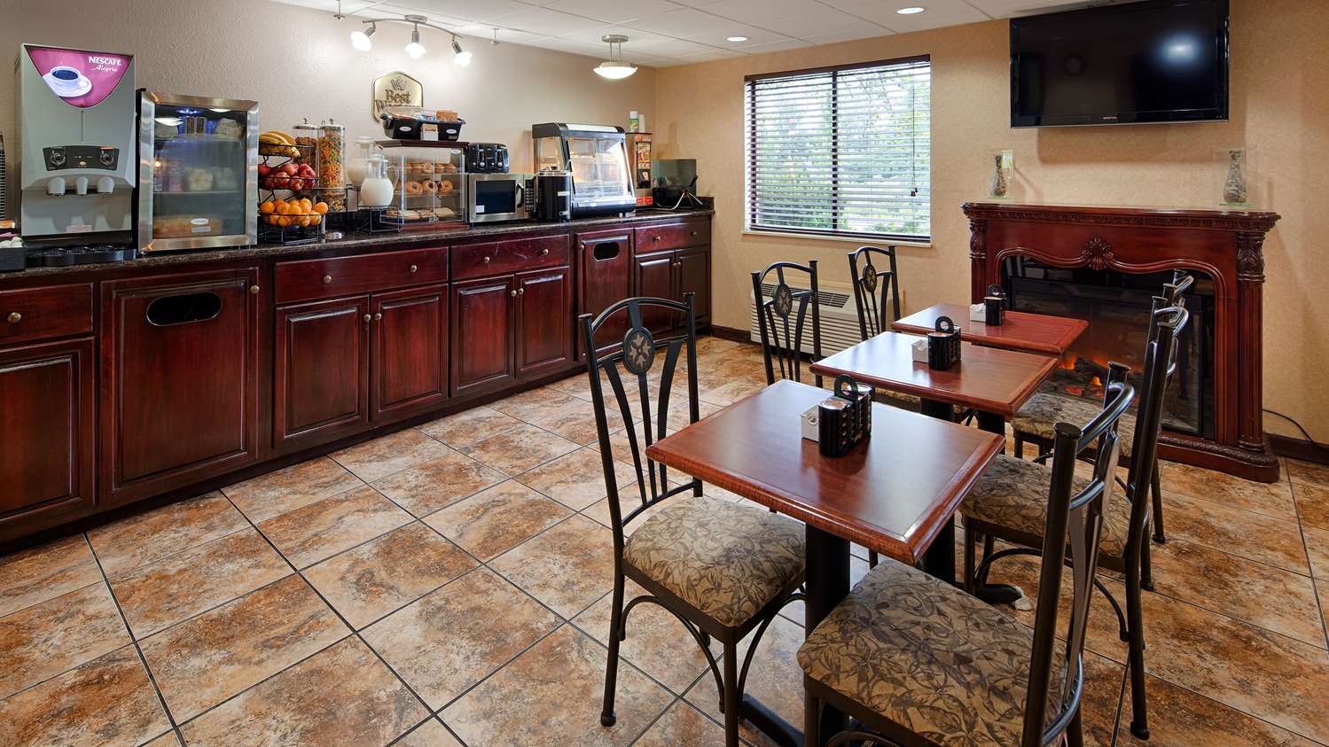 Best Western Mansfield/Bellville 23/31