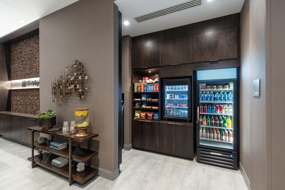 HOLIDAY INN BOSTON LOGAN AIRPORT - CHELSEA 41/64