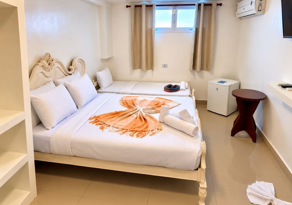 Inner, Suite, 1 Queen and 1 Single Bed, Bunk Bed
