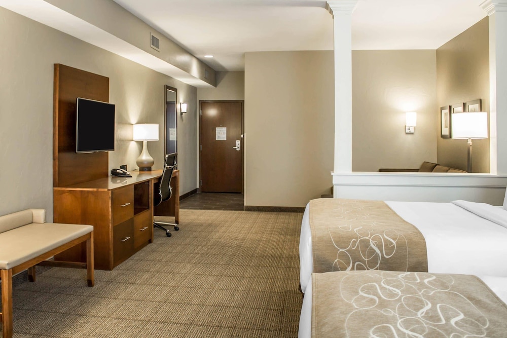 Upgrade, Suite, 2 Queen Beds, Sofa, Accessible