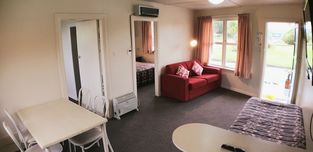 Glacier View Motel 36/68