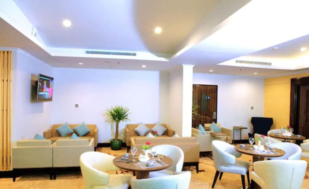 Menara Peninsula Hotel 28/46