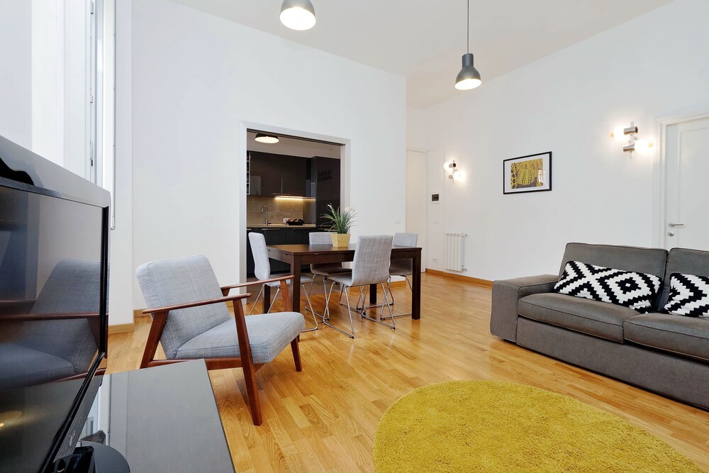 Traiano Charme - My Extra Home 8/20
