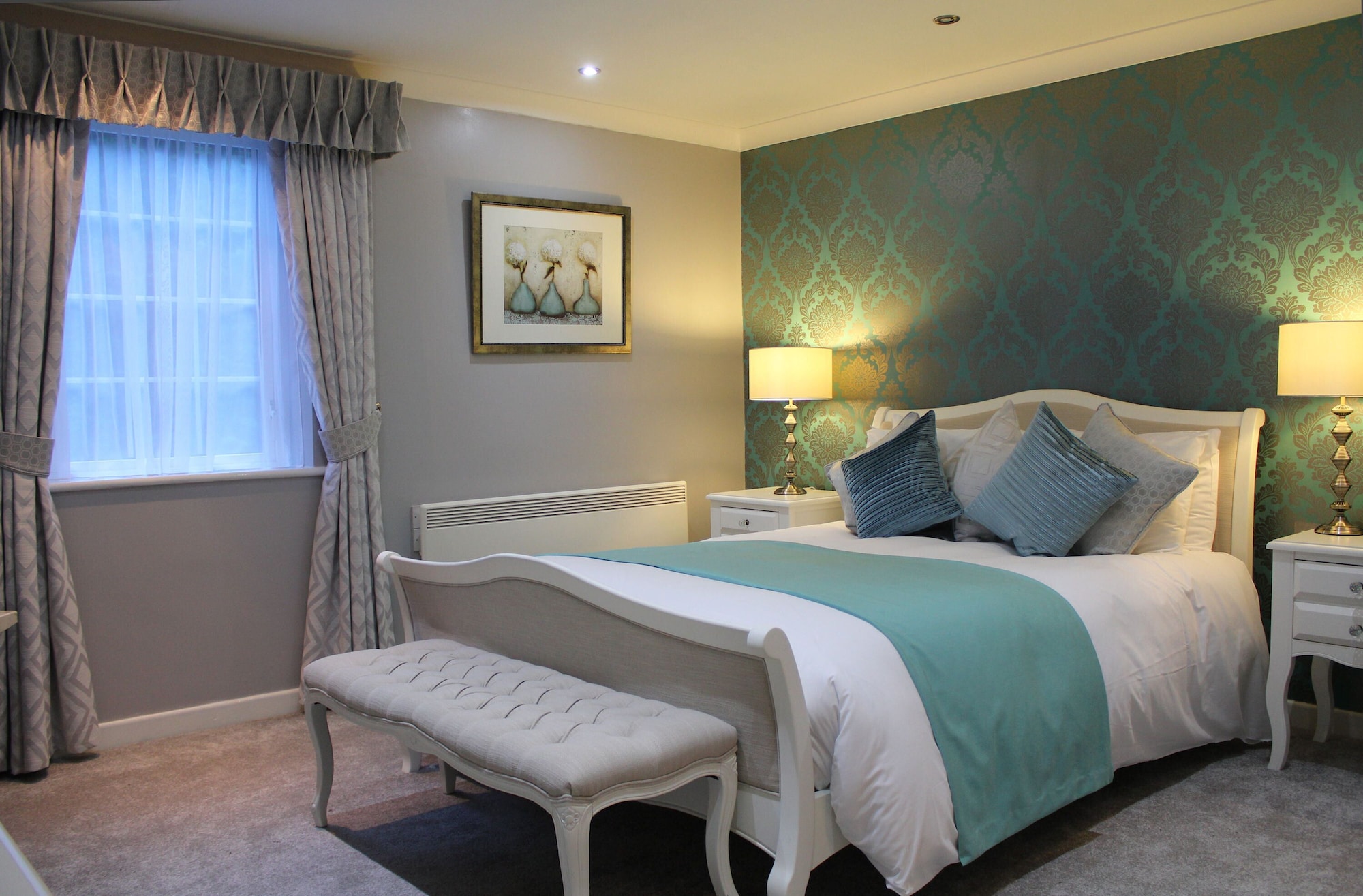 DELUXE, DOUBLE BED