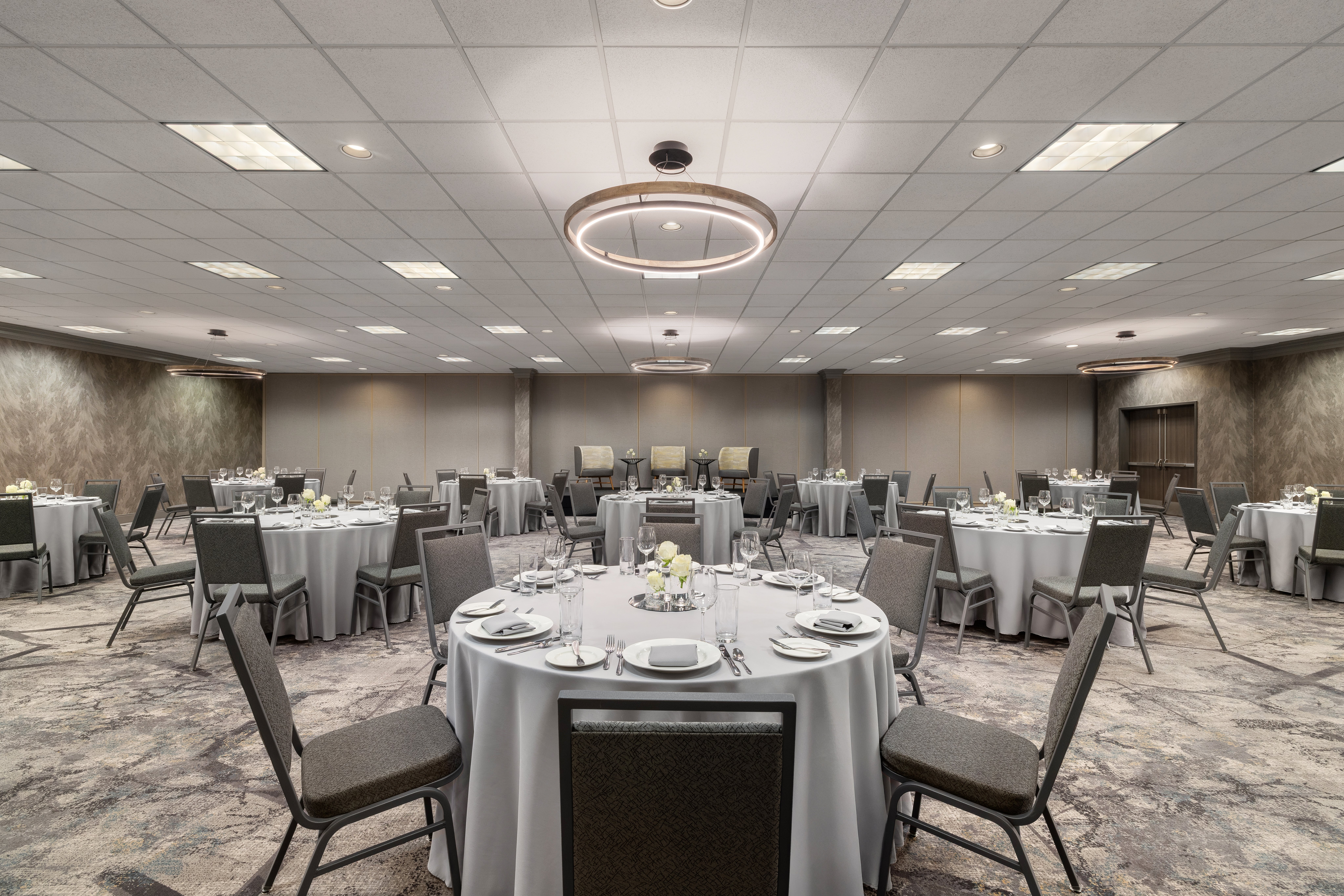 Holiday Inn Hotel And Suites Overland Park West 62/78