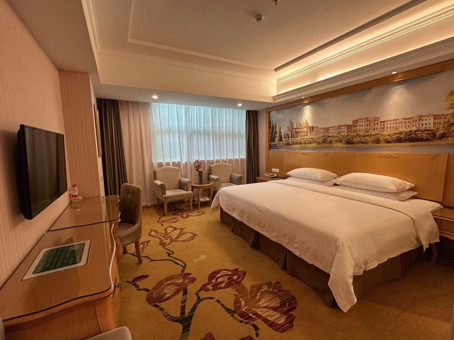 Vienna Hotel (Huizhou Qiuchang Yingbin Road) 28/57