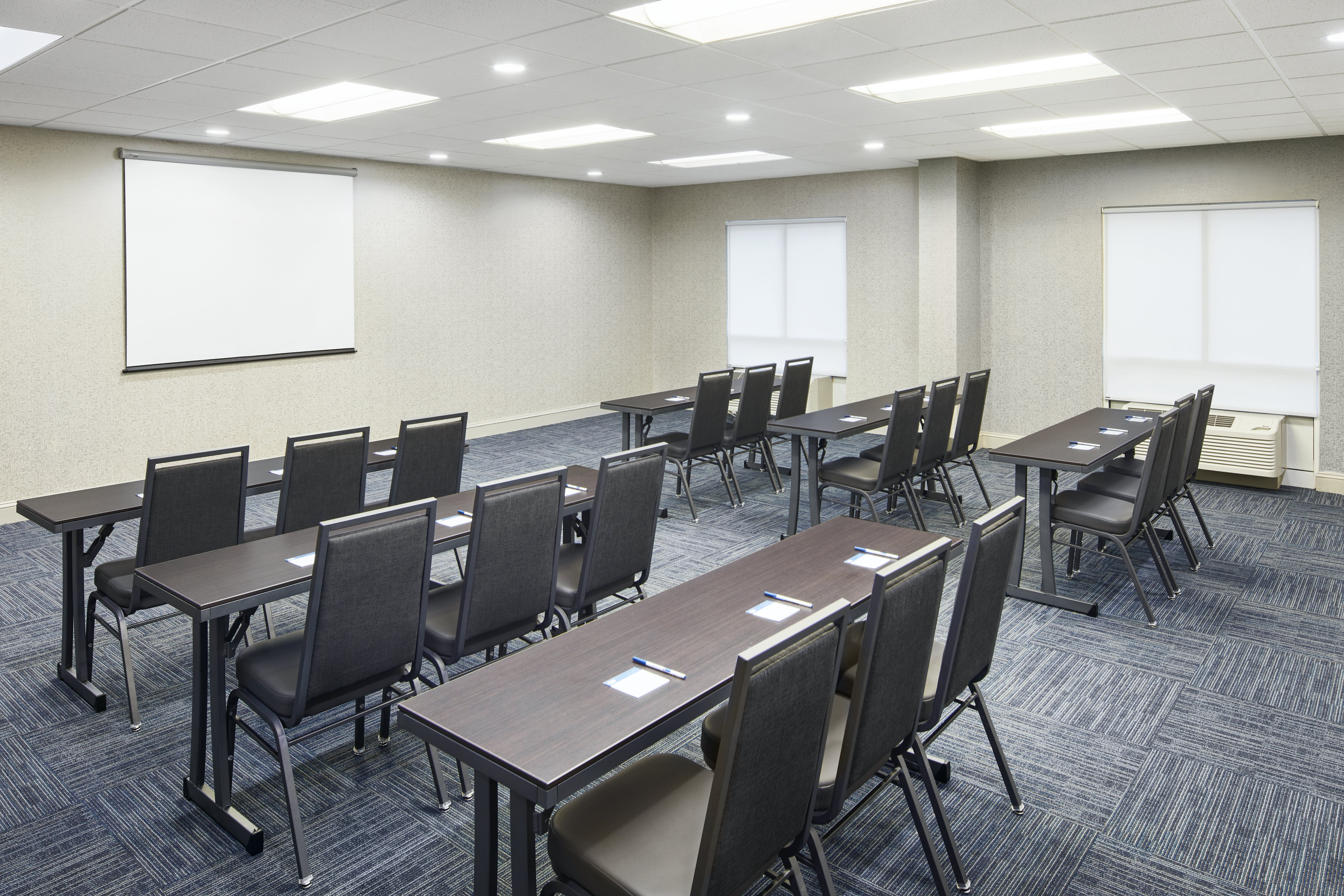 Holiday Inn Express Hotel & Suites I-26 & Us 29 At Westgate Mall 63/75