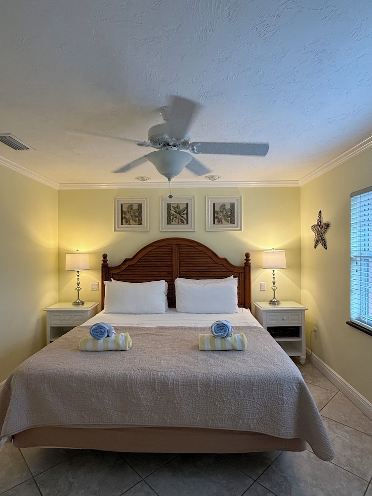 Siesta Key Inn 10/50