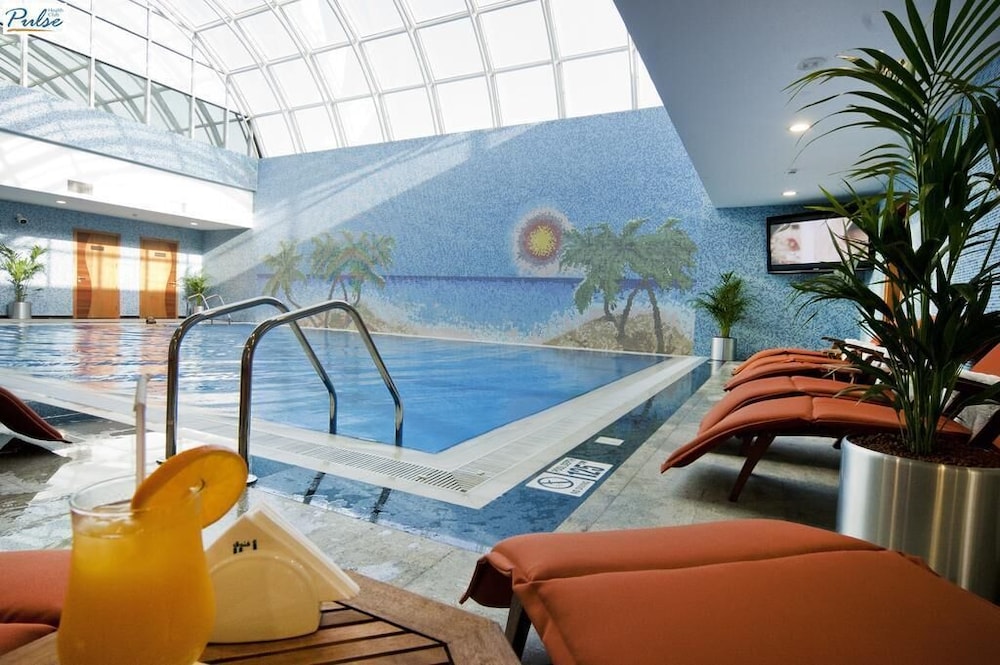 swimming pool spa
