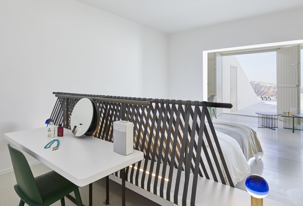 Alti Santorini Suites - Adults Only 32/39