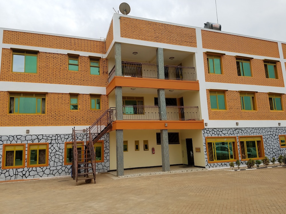 Sibyangu Standard Hotel 4/20