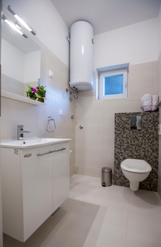 APARTMENTS VILLA ROZA 3/67