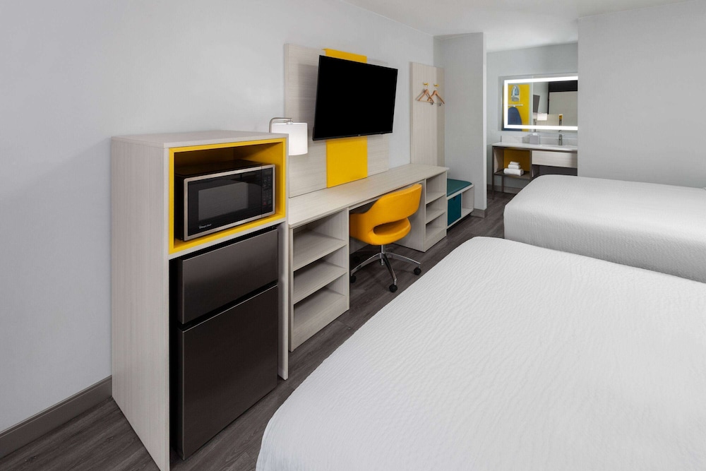 Days Inn by Wyndham Baltimore Northwest 33/51