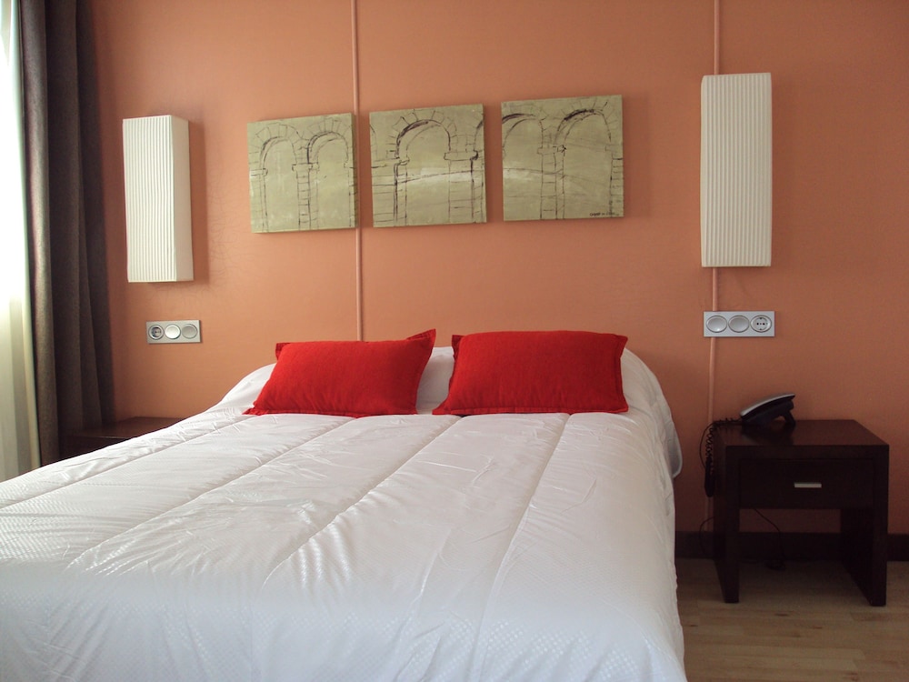 Hotel Puerta de Ocana 10/32