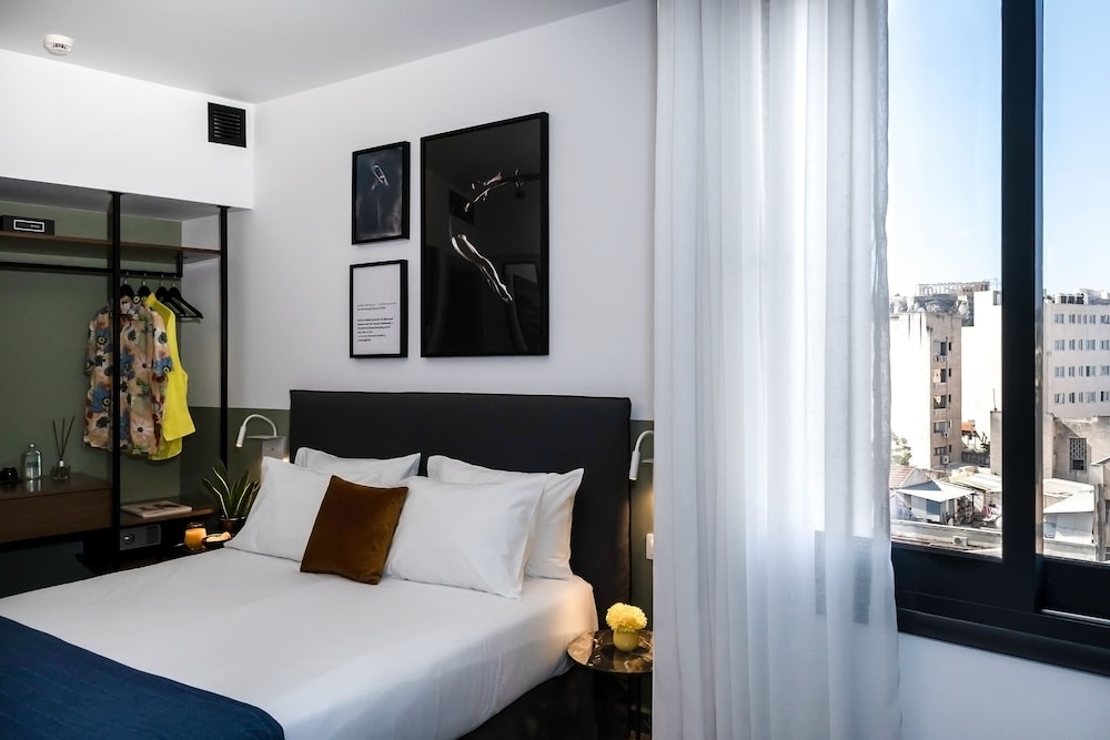 PLAY Theatrou Athens, a member of Brown Hotels 10/50