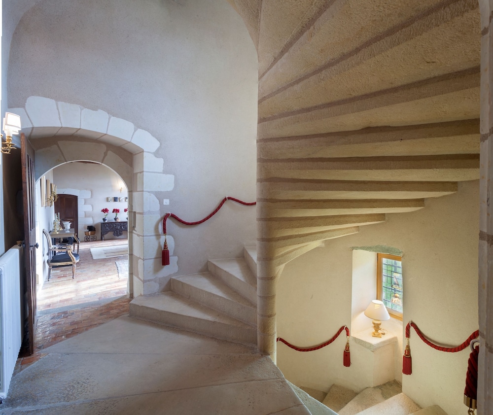 CHATEAU DE L'EPINAY 23/48