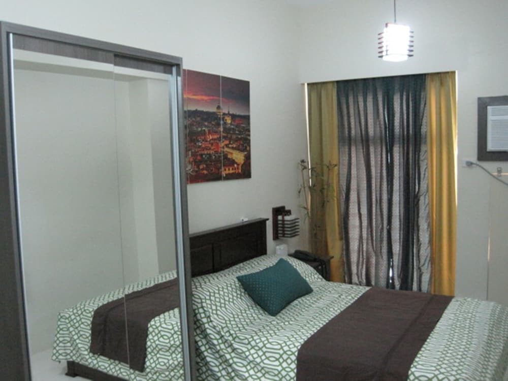 Premium Residence The Currency Ortigas 38/50
