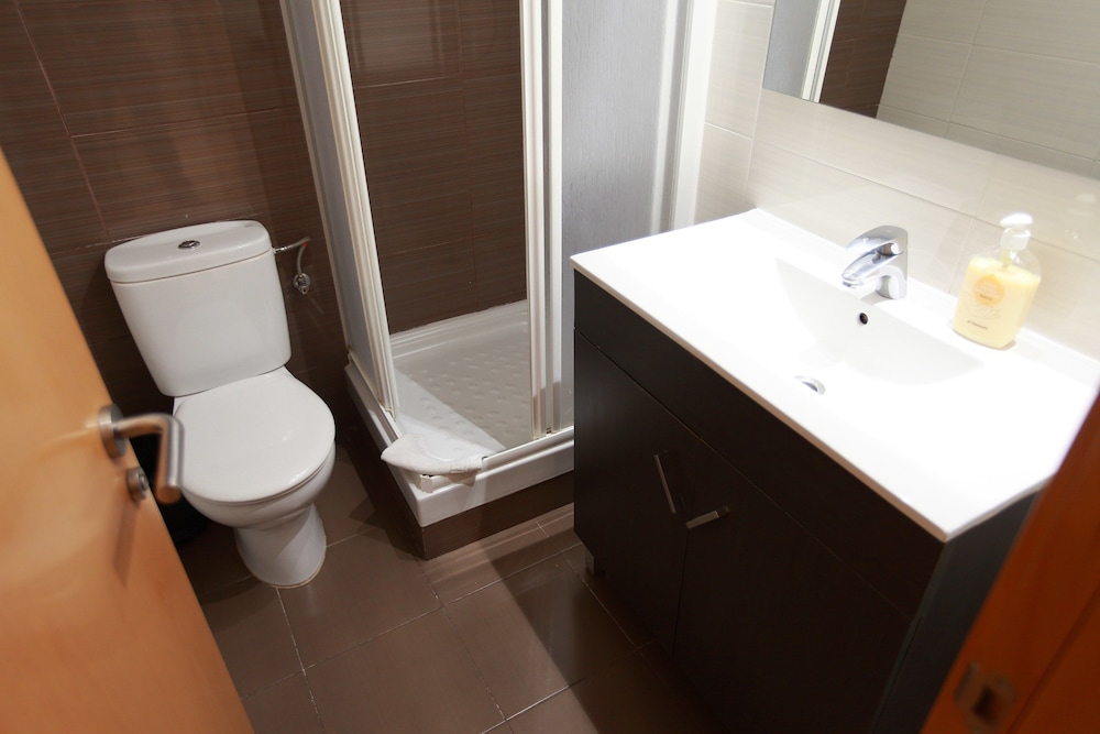 Hostal Las Flores 56/60