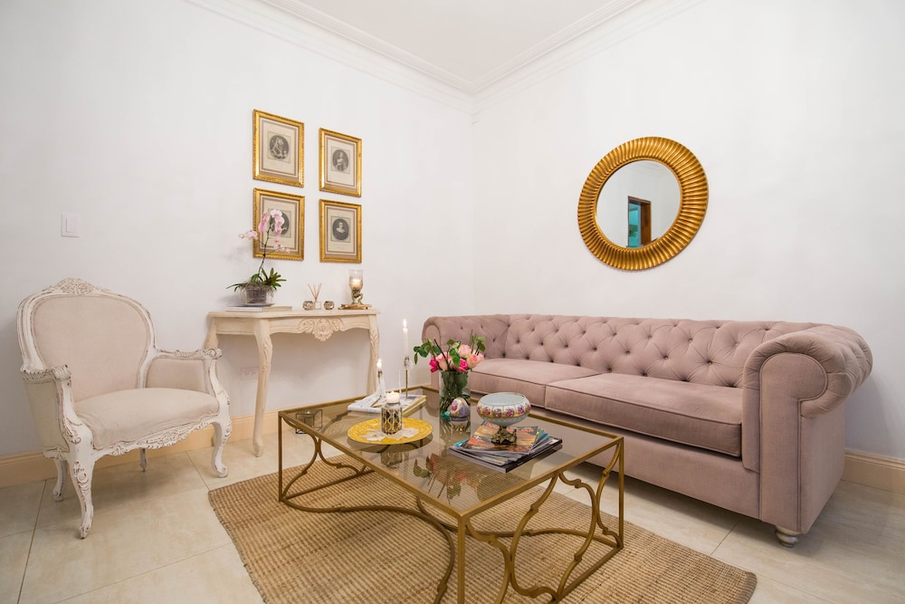 LECLERC HOTEL BOUTIQUE 53/70