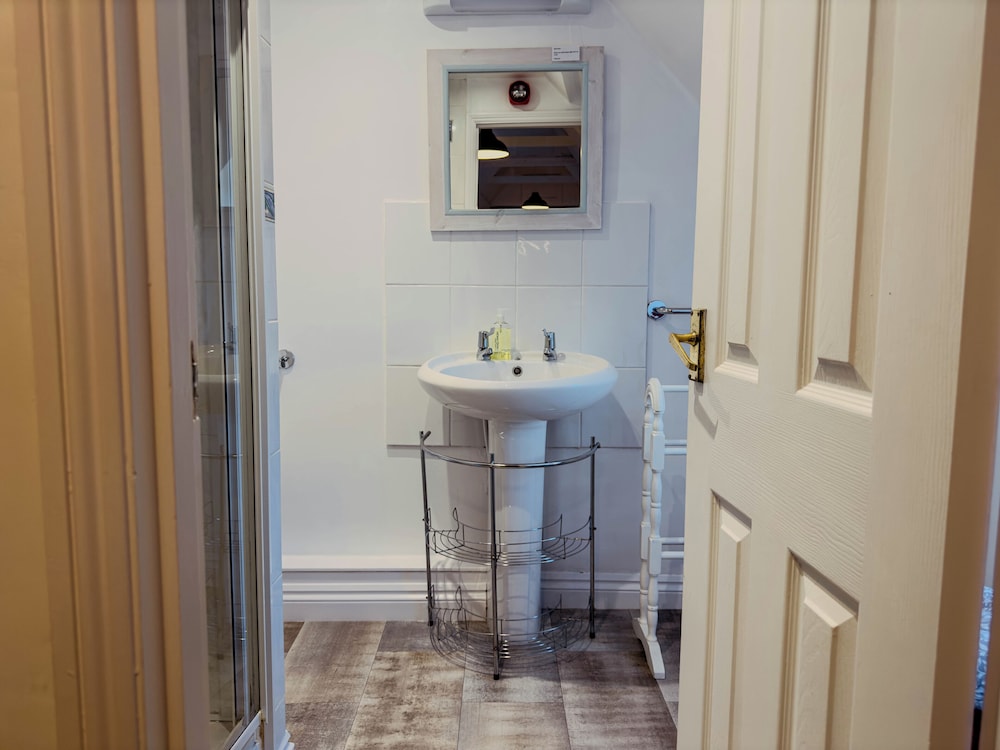 Newport Quay Bed And Breakfast 45/45