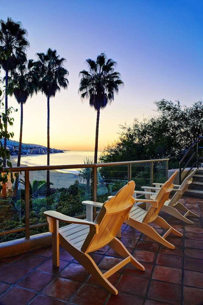Casa Loma Beach Hotel 6/57
