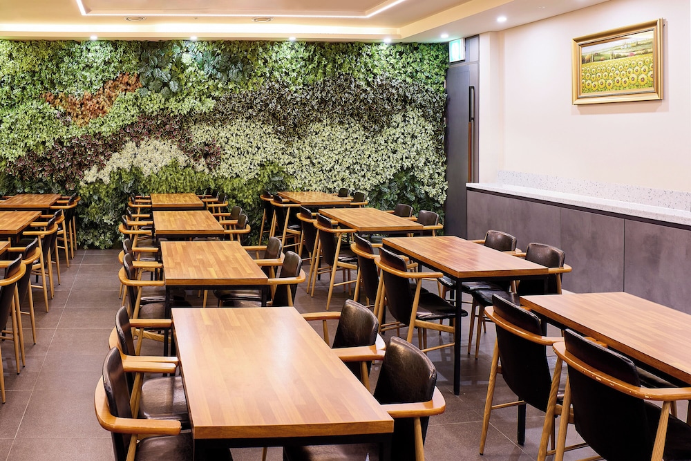 Hotel Thomas Myeongdong 44/57