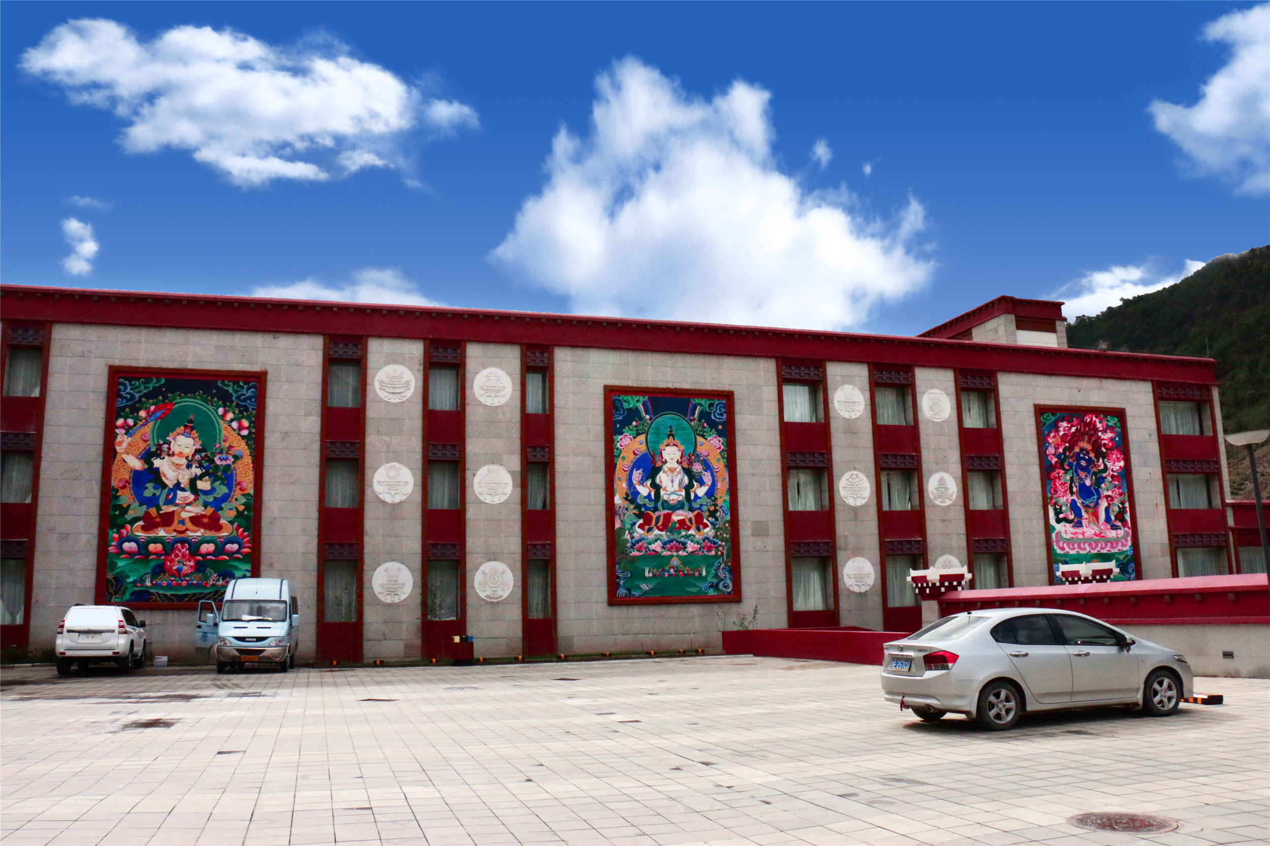 Crowne Plaza Yading 72/81