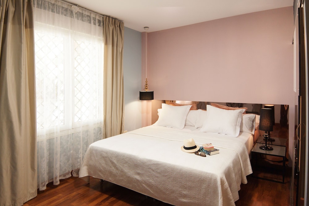 غرفة بسرير مزدوج في الطابق الأرضي، Villa Lorena Malaga 4/7