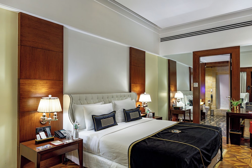 RESORT, LUXURY, KING BED