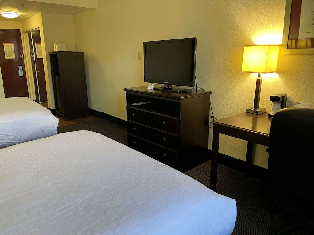 Best Western Gateway Grand 8/54