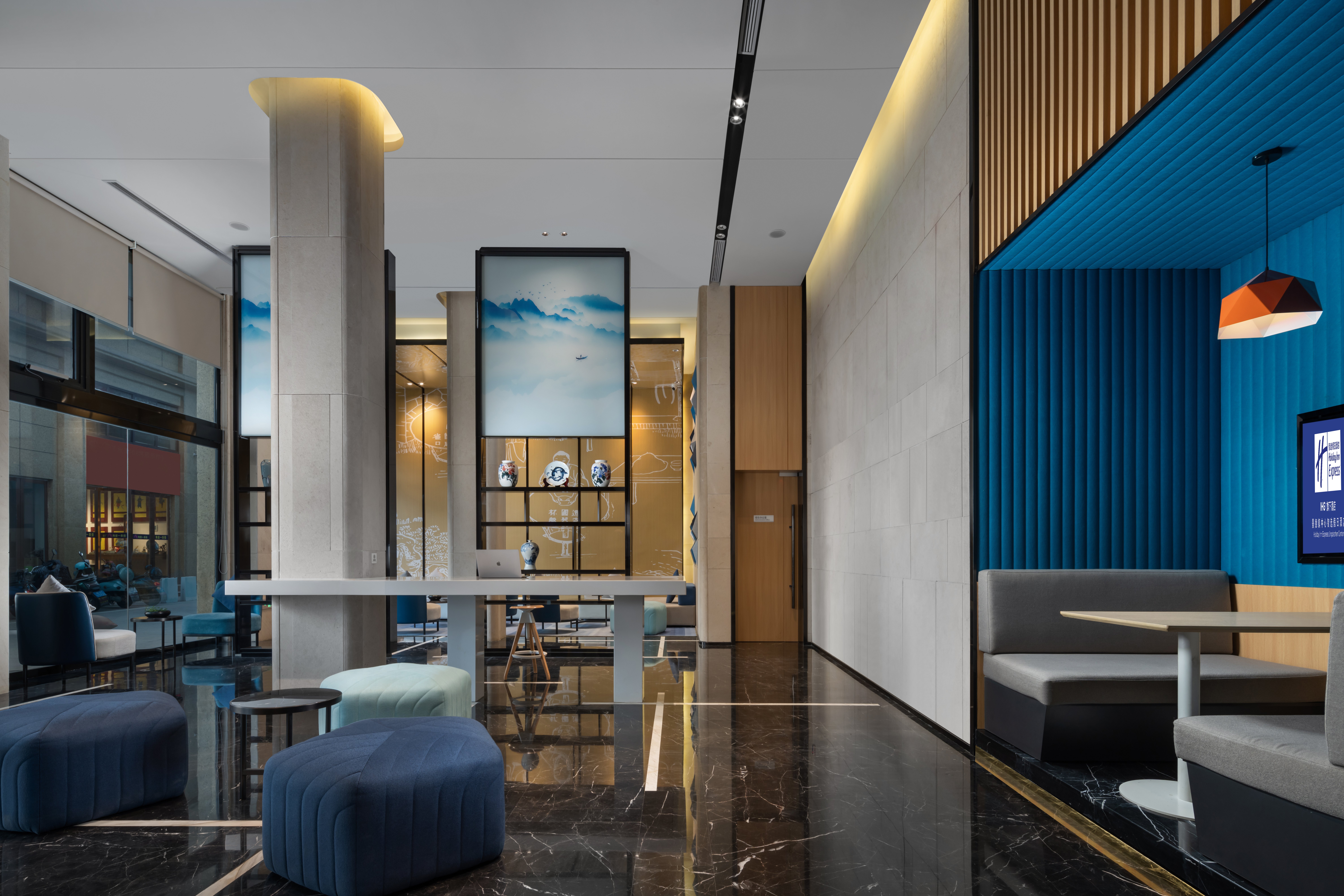 Holiday Inn Express Jingdezhen Taoxichuan 27/45