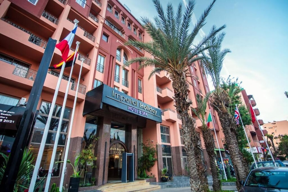 Imperial Holiday Hotel 77/86