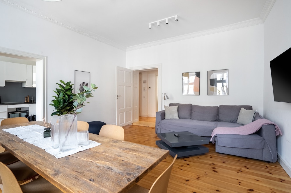 Schoenhouse Apartments 28/50