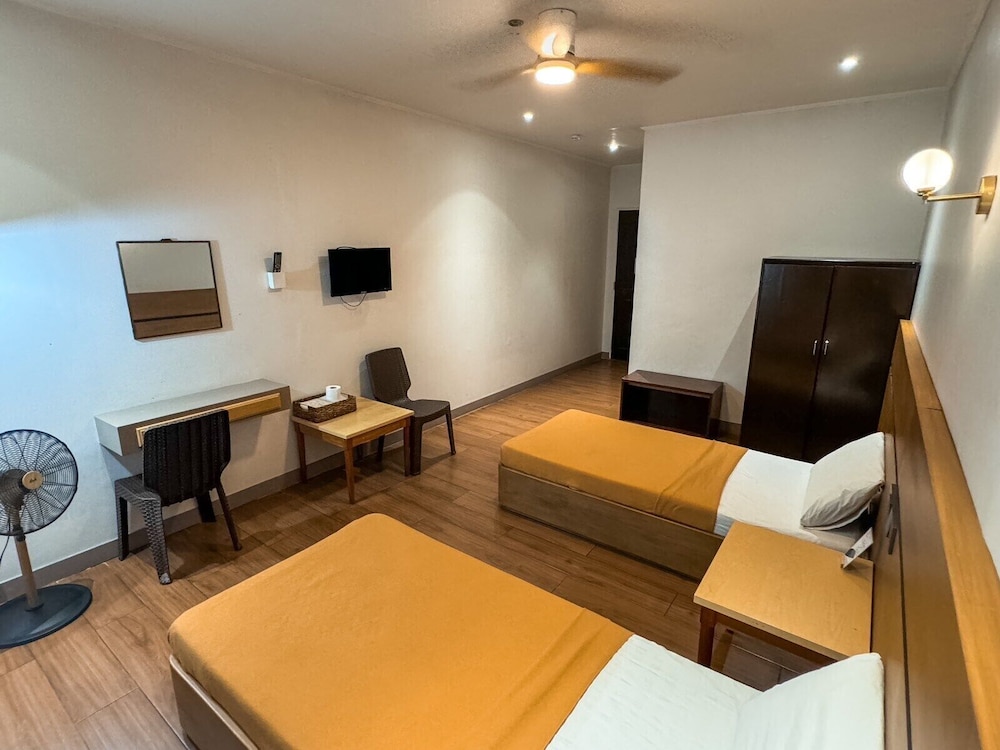 Metro Pines Inn 26/46