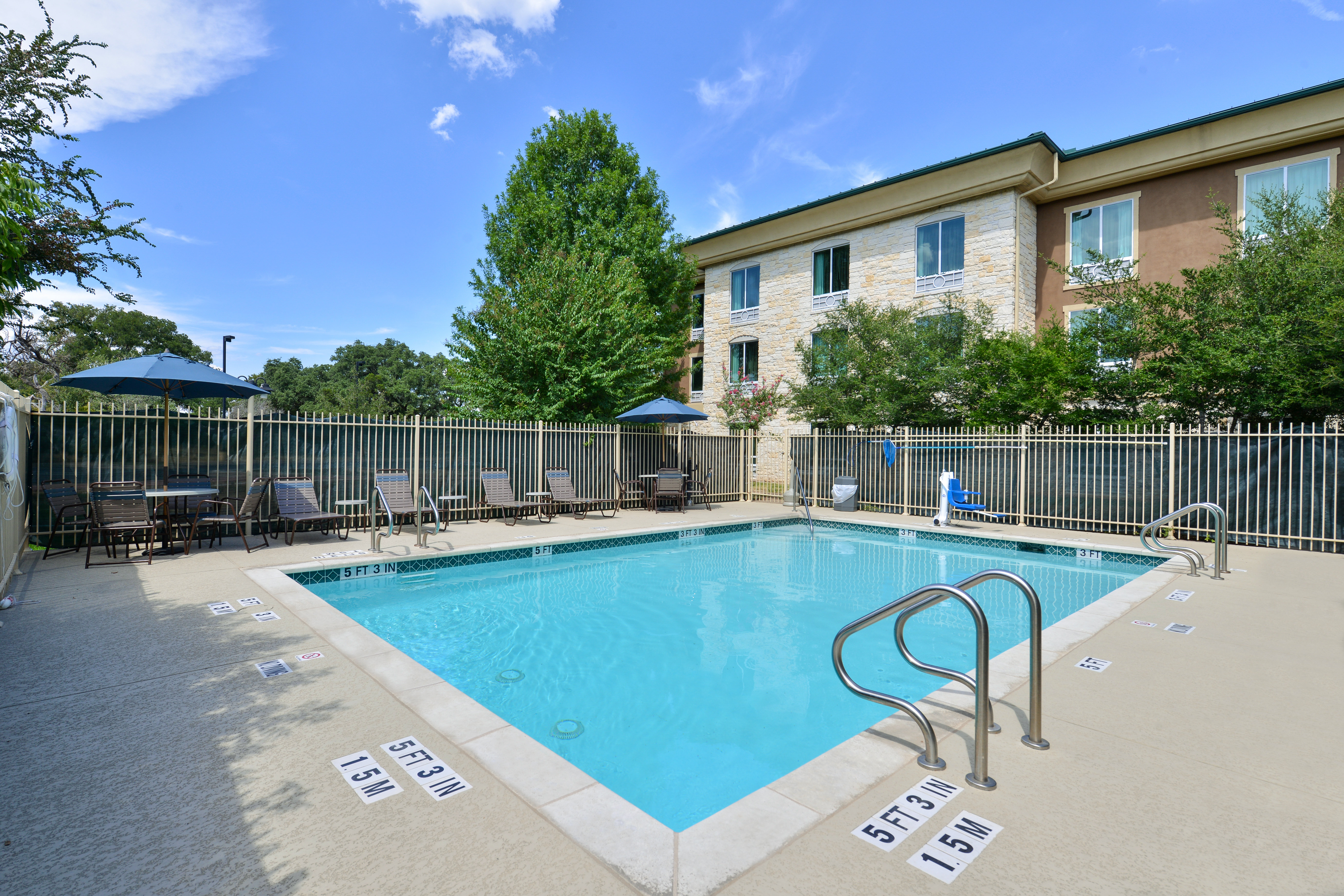 Holiday Inn Express & Suites Austin SW - Sunset Valley, an IHG Hotel 49/50