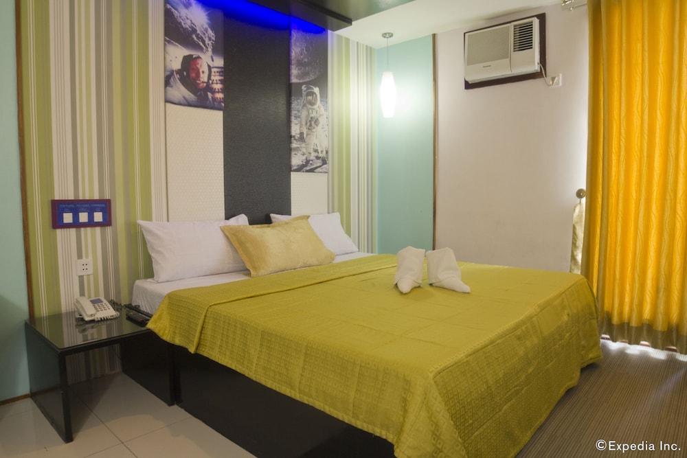 Icon Hotel North Edsa 15/65