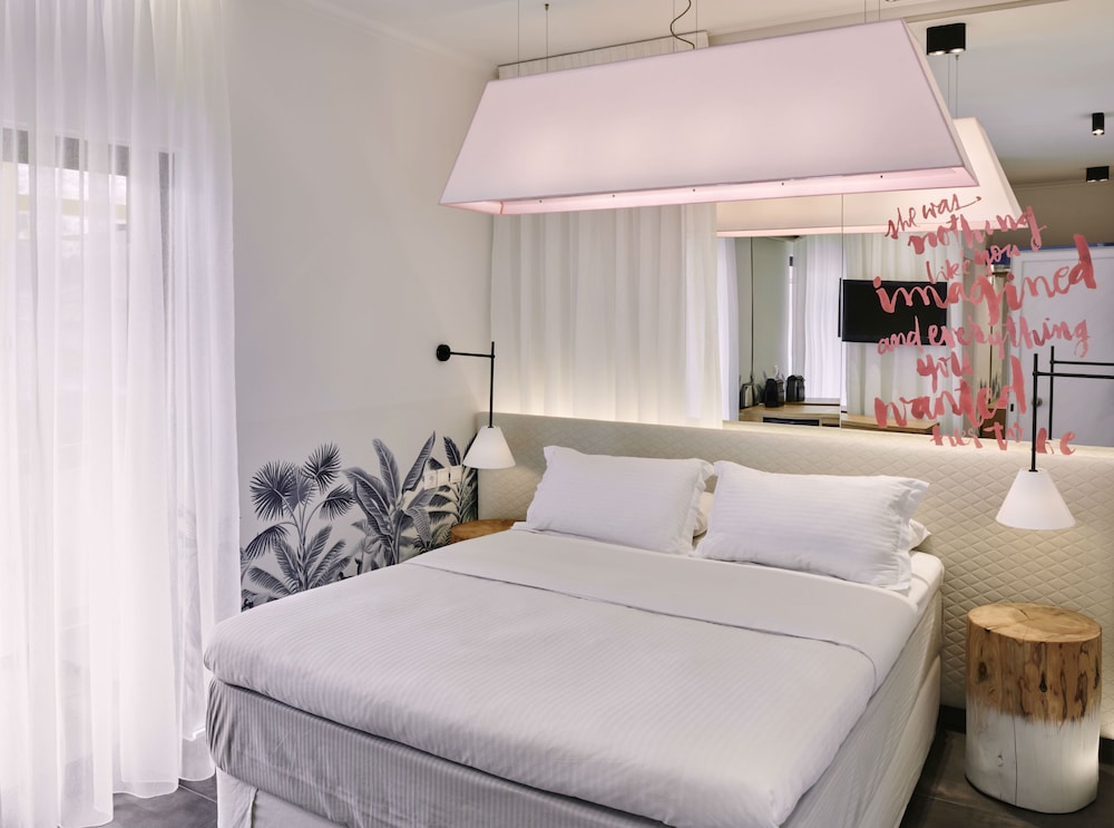 Design, Queen Bed