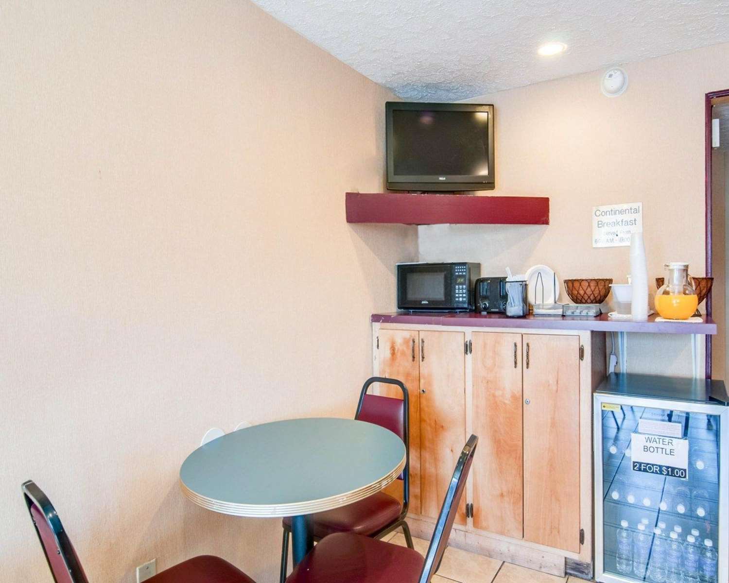 Econo Lodge Galax, VA 13/14