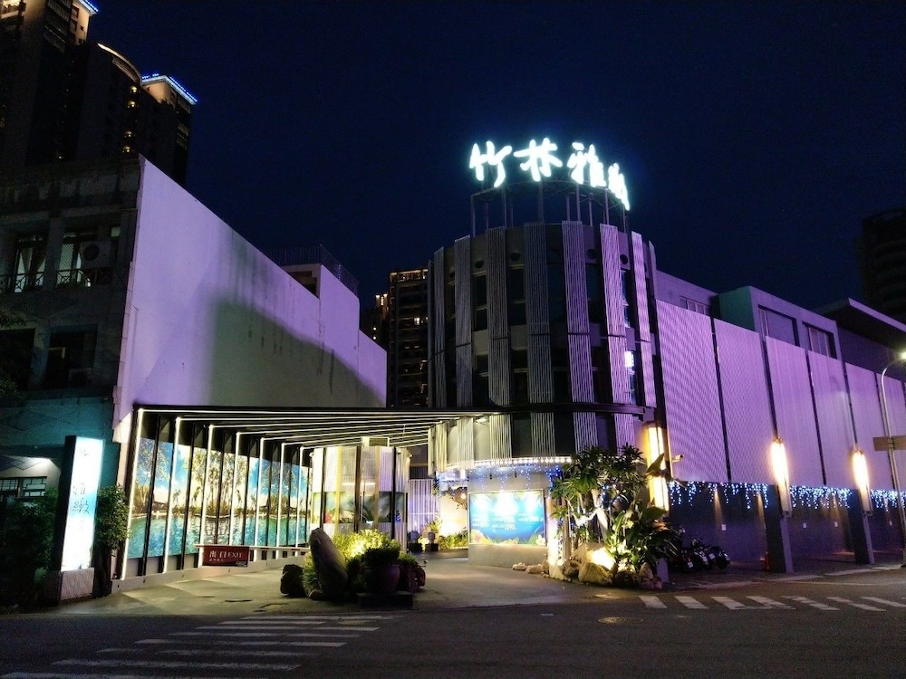 Refinement Motel 3/69
