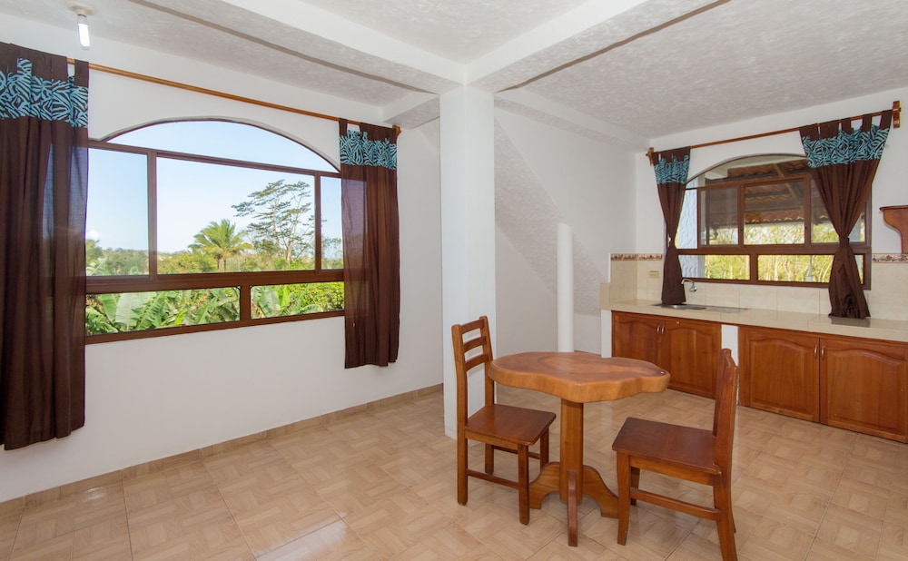 Twin Lodge Galapagos Hotel 53/68