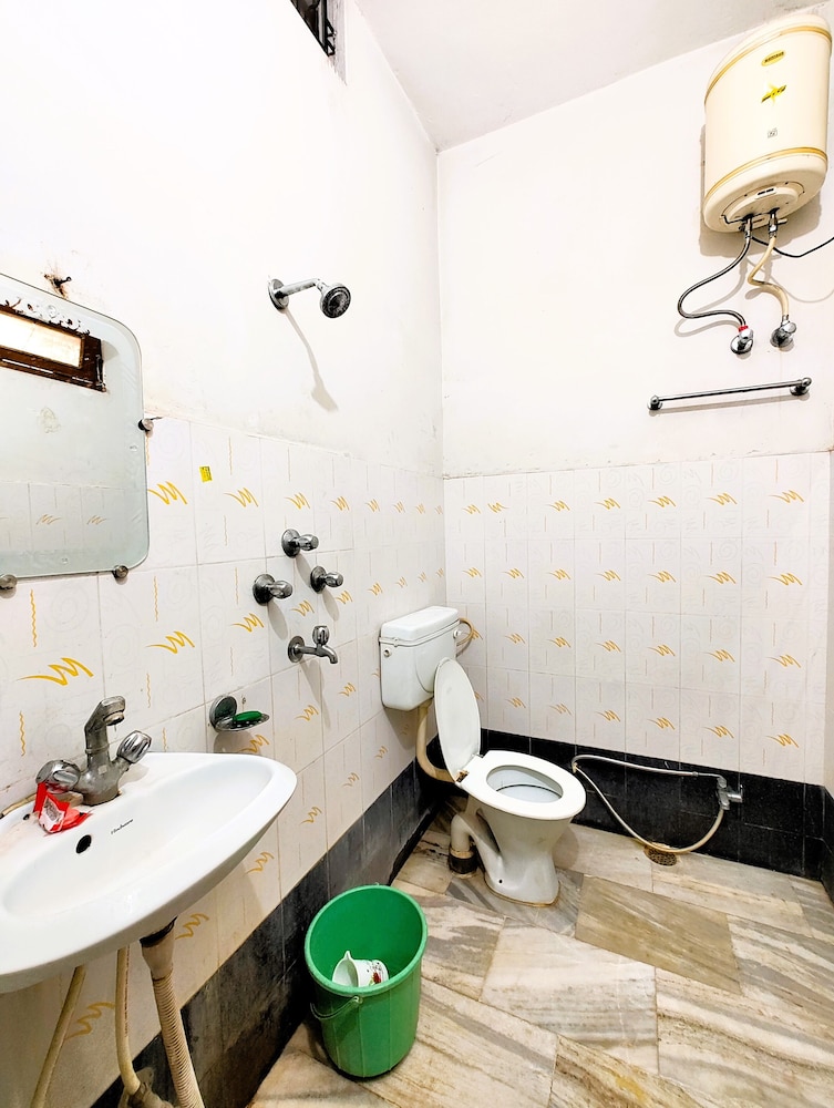 Teerth Guest House 61/64