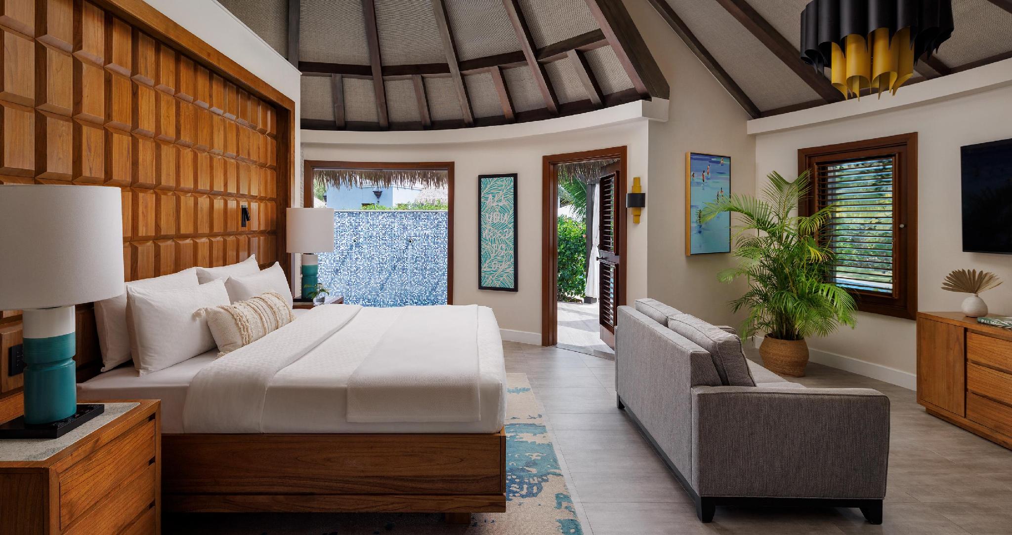 Starlight, Junior Suite, King Bed, Beach Front, Balcony, Bathtub, Club Floor