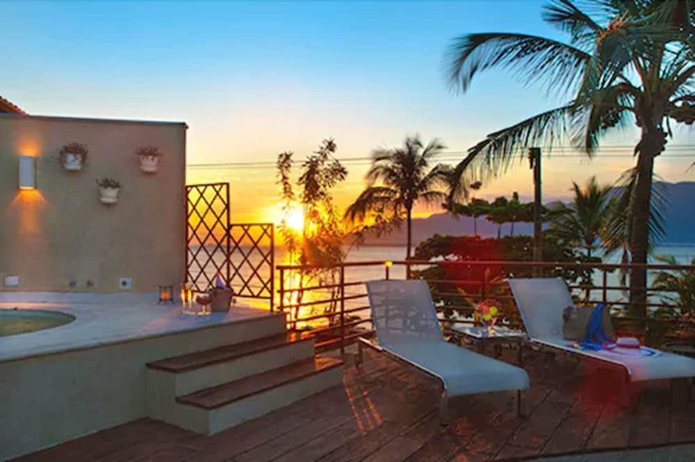 Abayomi Hotel 43/48