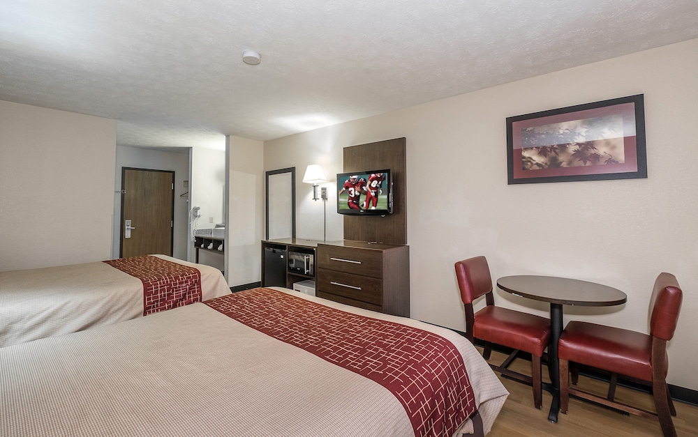 Red Roof Inn & Suites Hermitage 14/30