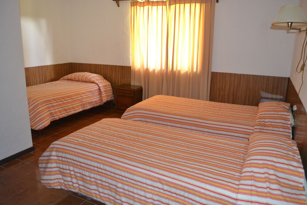 Standard, Triple, 1 Queen and 1 Single Bed, Garden View