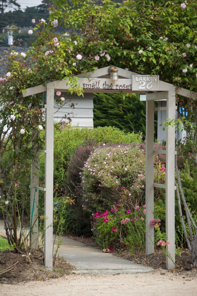 Carmel River Inn 8/62
