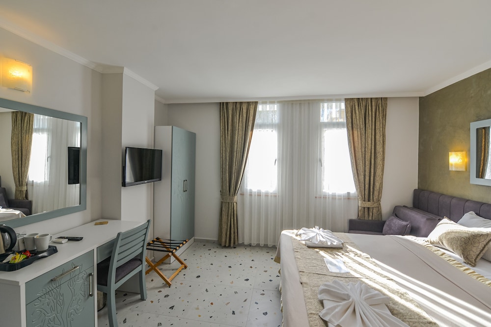 Tonoz Beach Hotel 23/69