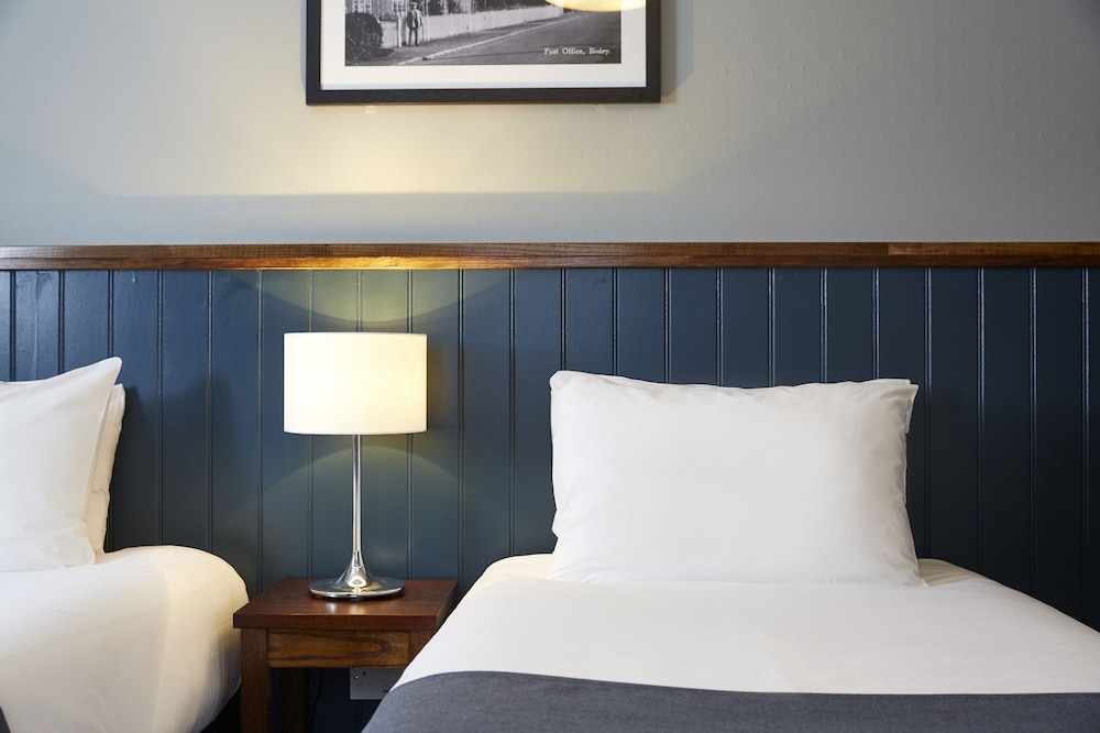 Spy Glass & Kettle Hotel 26/41