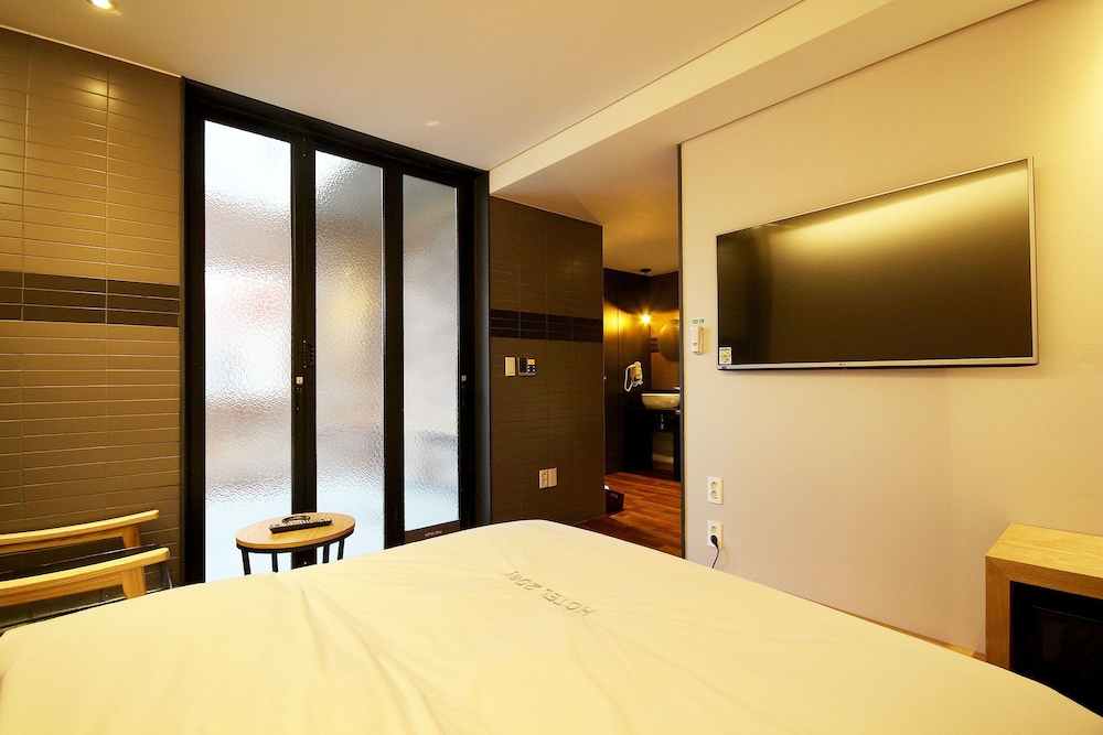 2Day Hotel 18/50