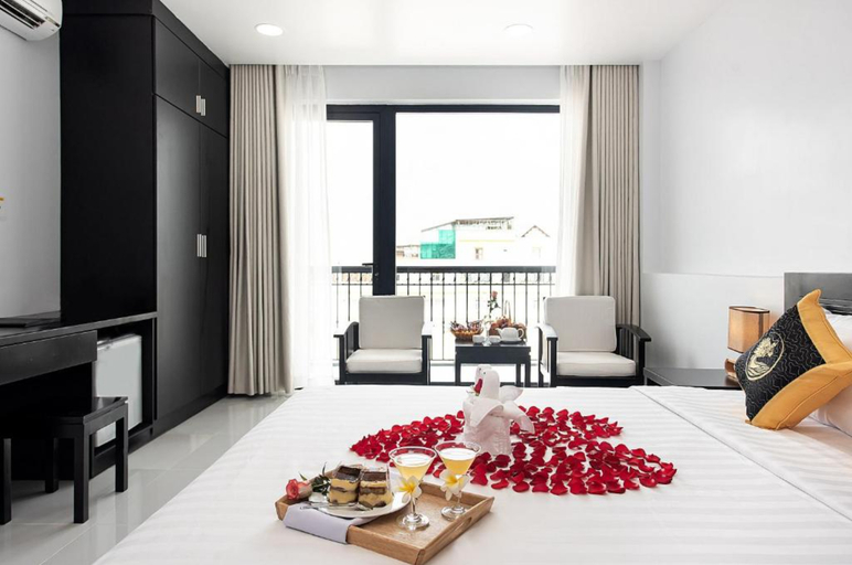 Superior, Double or Twin Bed, City View